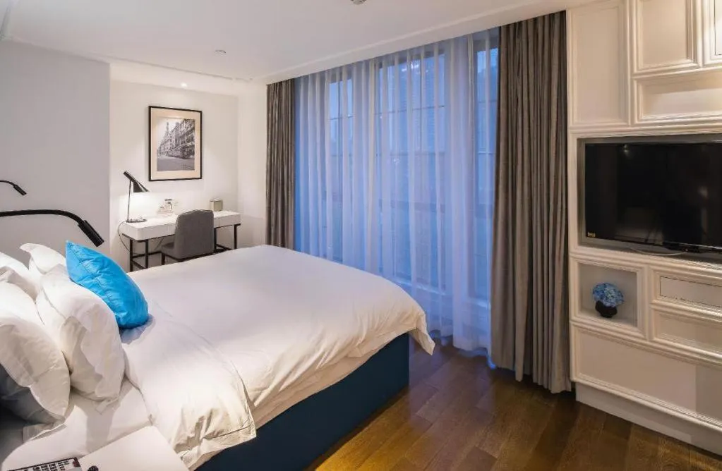 Bed in Shanghai Jinchen Hotel