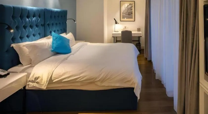 Bed in Shanghai Jinchen Hotel