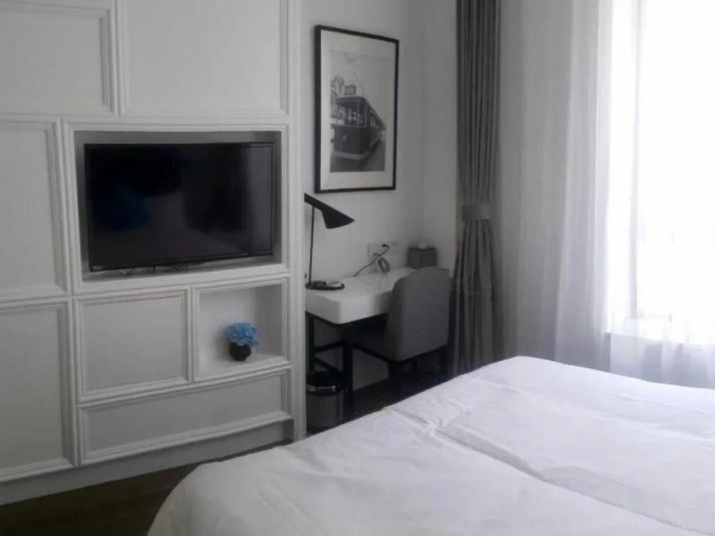 Bed in Shanghai Jinchen Hotel