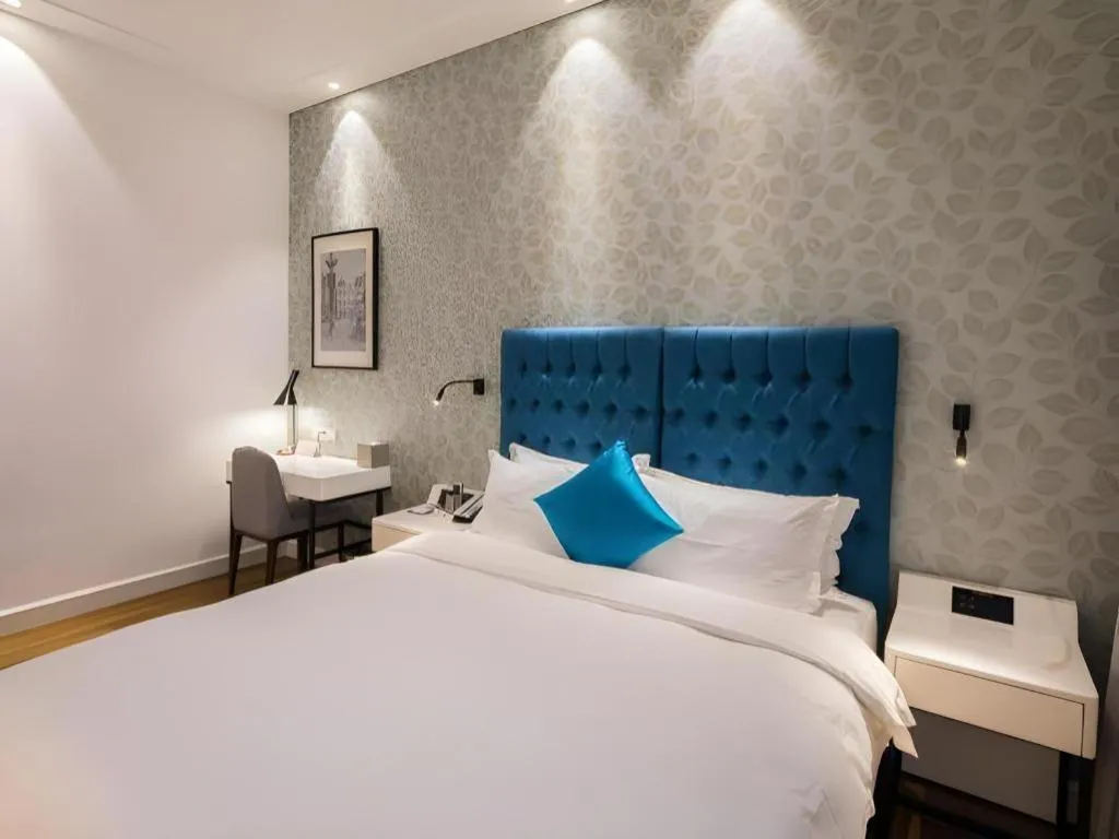 Bed in Shanghai Jinchen Hotel