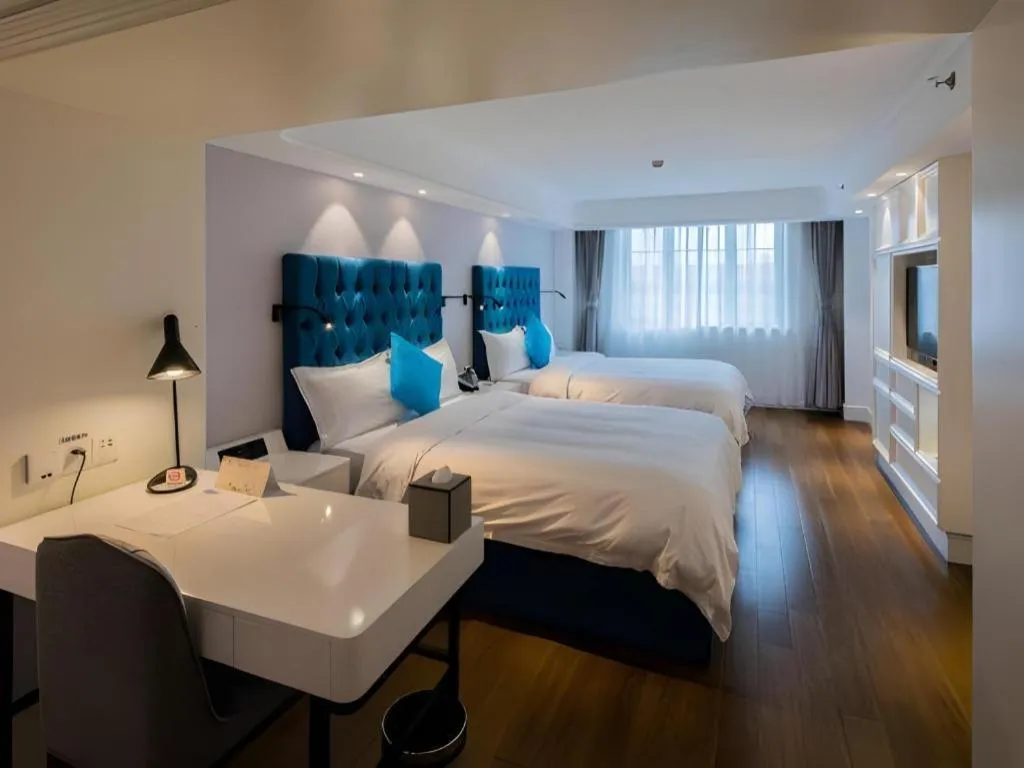 Bed in Shanghai Jinchen Hotel