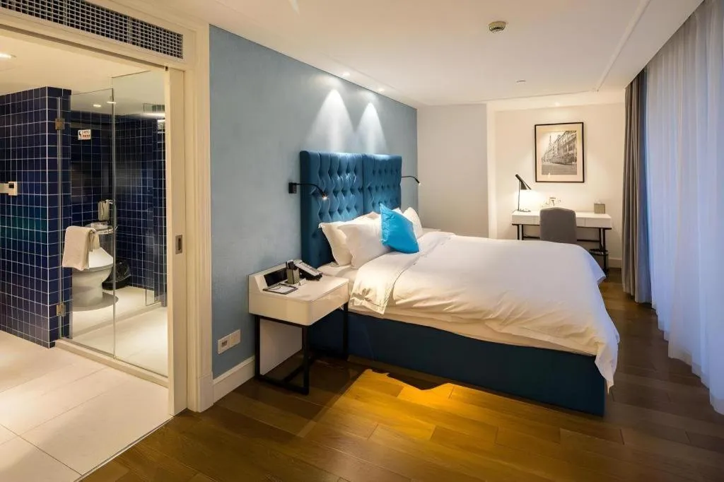 Bed in Shanghai Jinchen Hotel