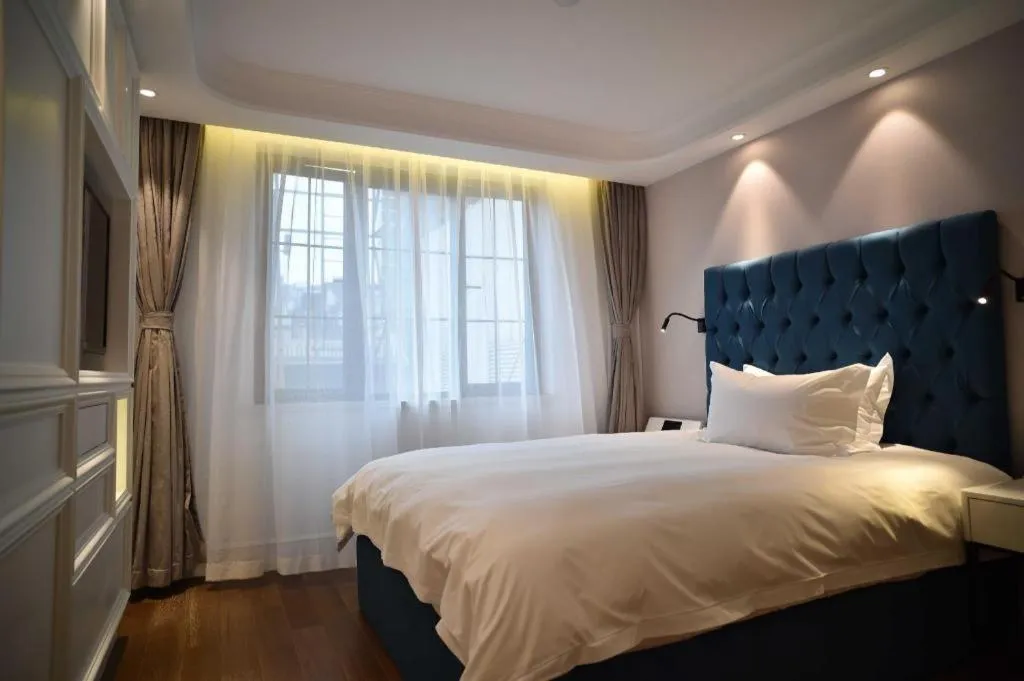 Bed in Shanghai Jinchen Hotel