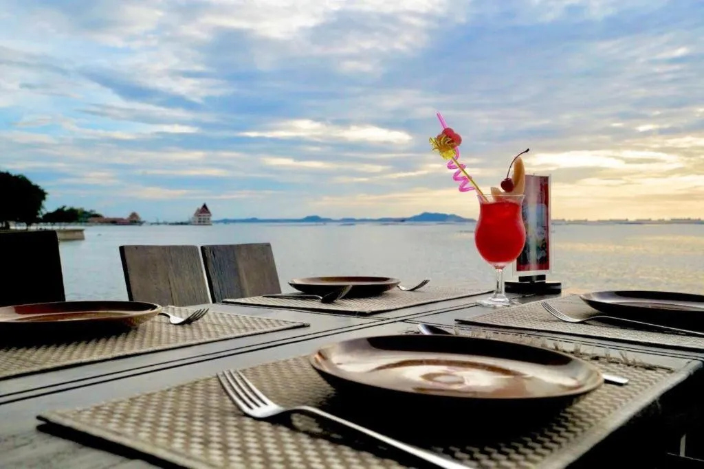 The Loft Seaside Sriracha Hotel