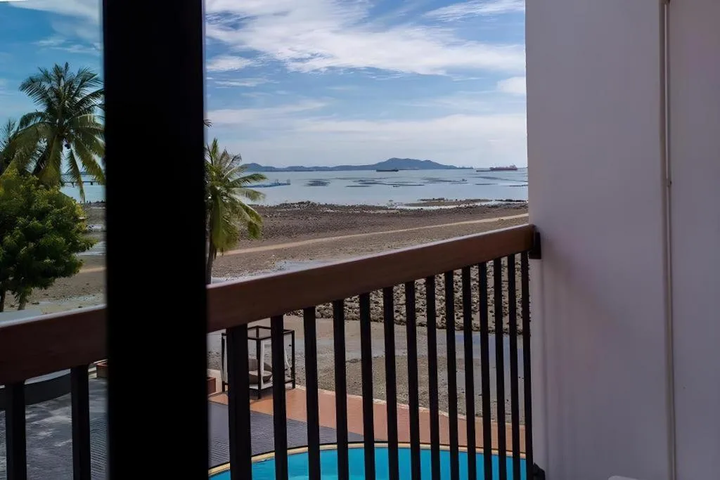 The Loft Seaside Sriracha Hotel