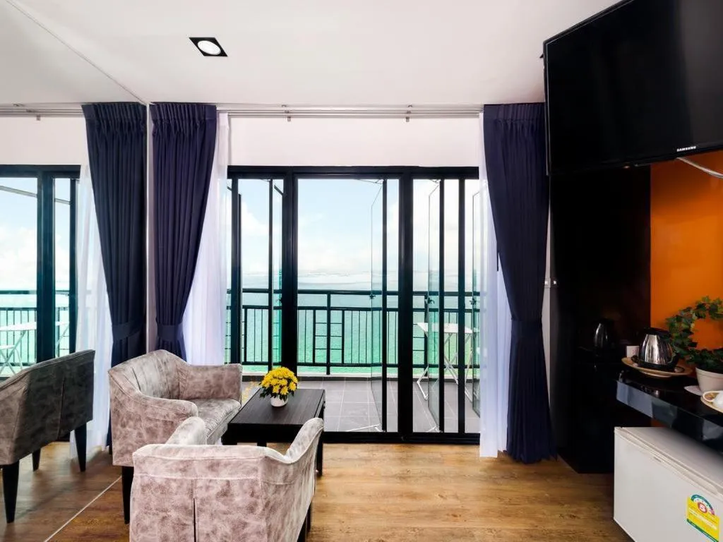 The Loft Seaside Sriracha Hotel