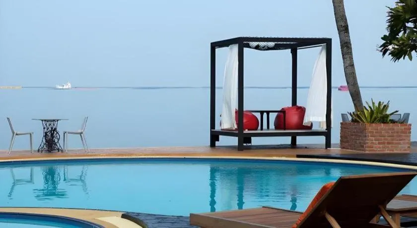 The Loft Seaside Sriracha Hotel