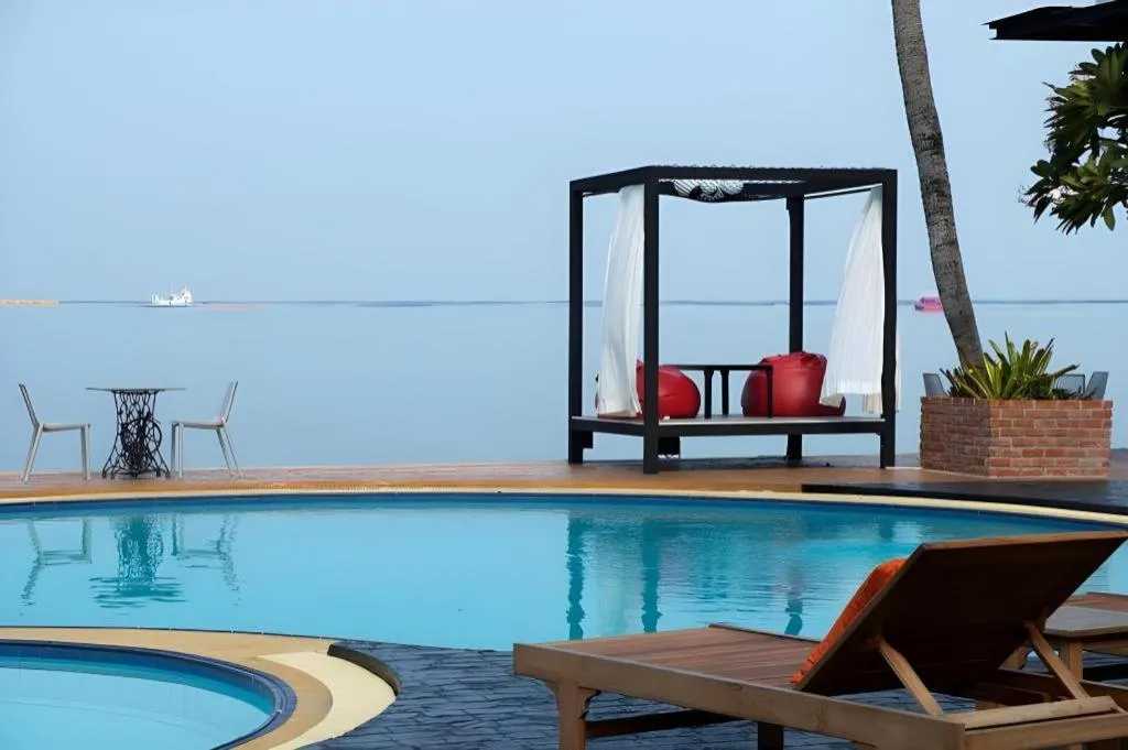 The Loft Seaside Sriracha Hotel