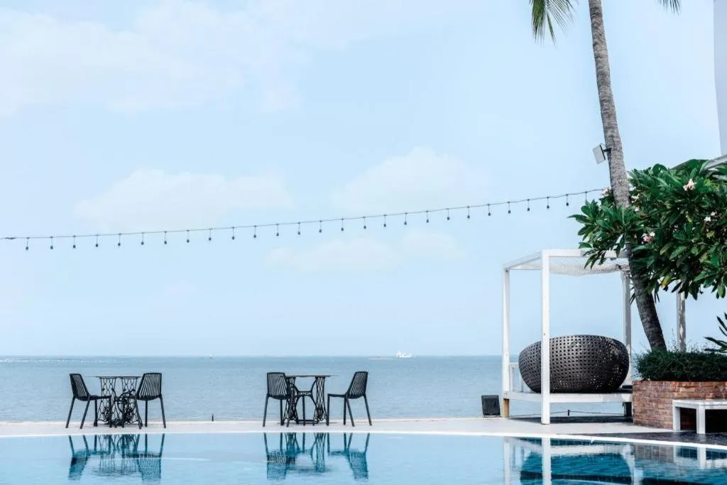 The Loft Seaside Sriracha Hotel