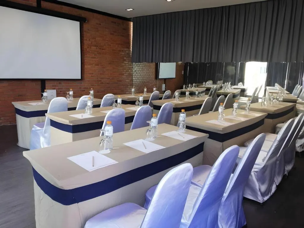 The Loft Seaside Sriracha Hotel