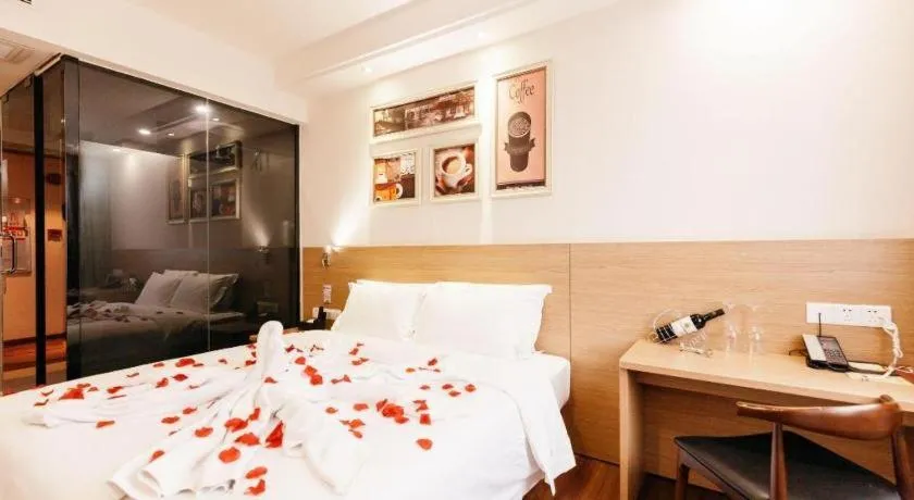 Bed in T Social Hotel Guangzhou Railway Station Branch