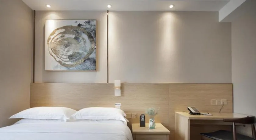 Bed in T Social Hotel Guangzhou Railway Station Branch