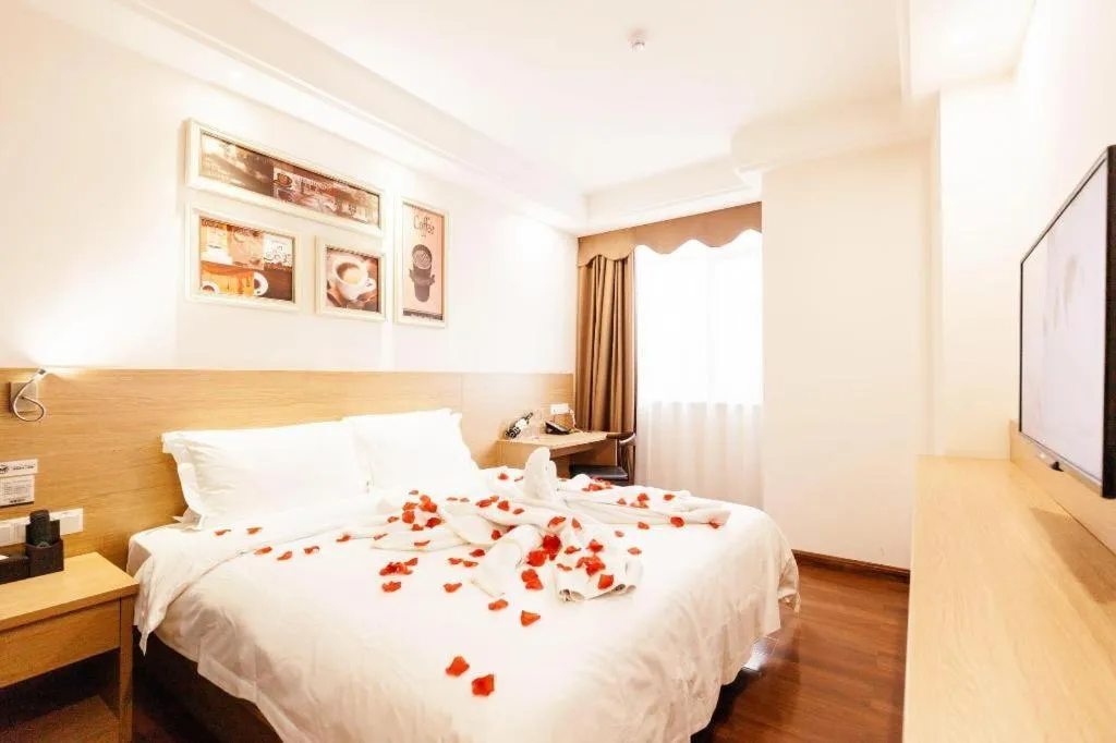 Bed in T Social Hotel Guangzhou Railway Station Branch