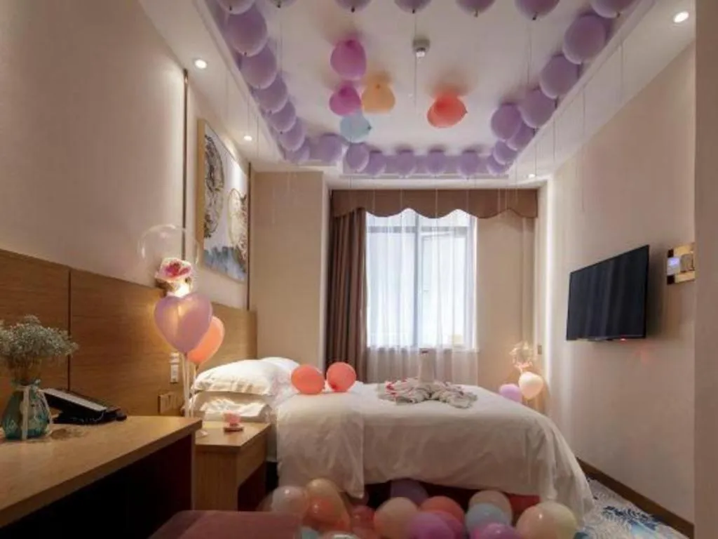 Bed in T Social Hotel Guangzhou Railway Station Branch