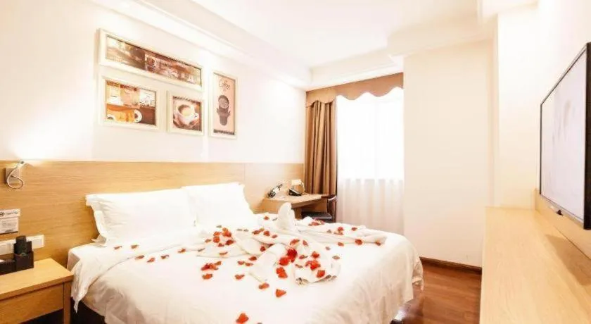 Bed in T Social Hotel Guangzhou Railway Station Branch