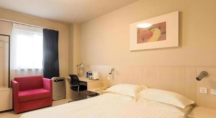 Bed in Jinjiang Inn Beijing Capital International Airport New Expo Metro Station