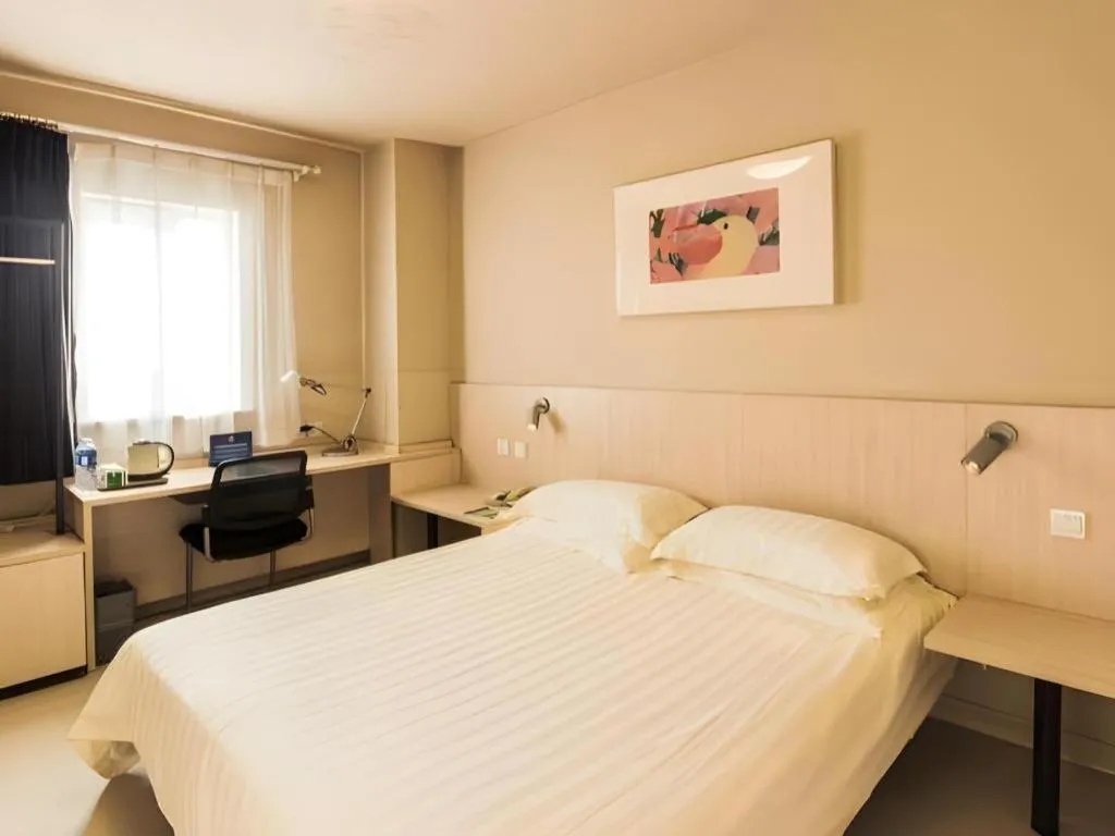Bed in Jinjiang Inn Beijing Capital International Airport New Expo Metro Station