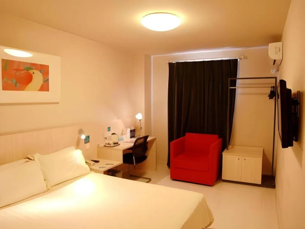 Bed in Jinjiang Inn Beijing Capital International Airport New Expo Metro Station