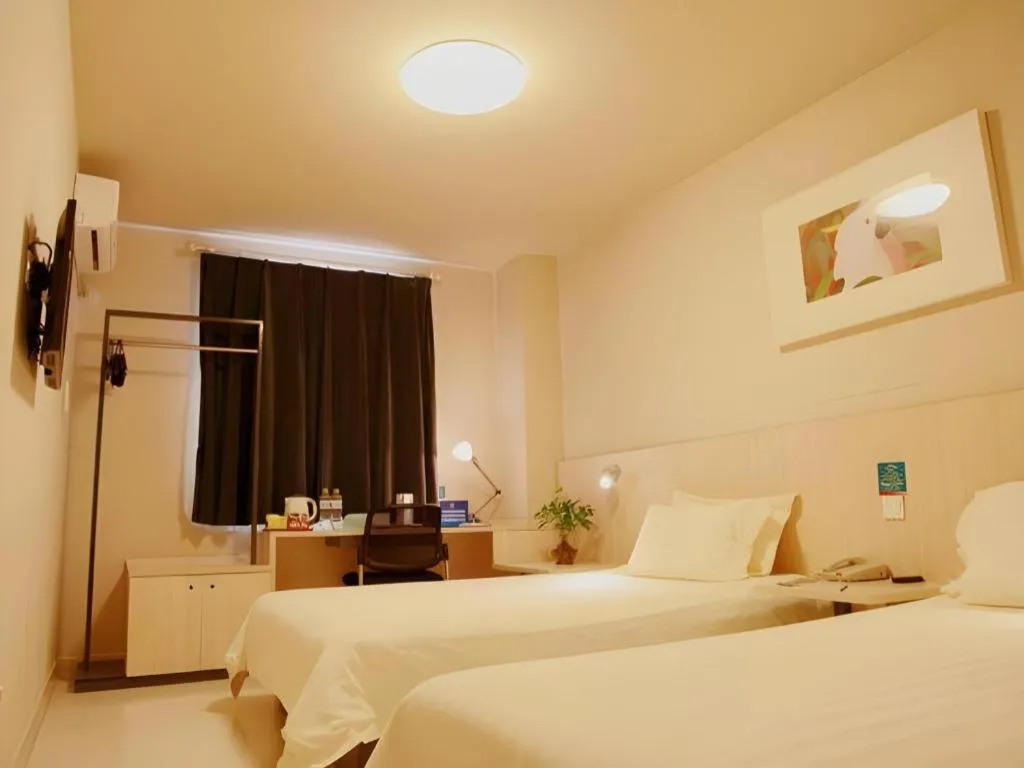 Bed in Jinjiang Inn Beijing Capital International Airport New Expo Metro Station