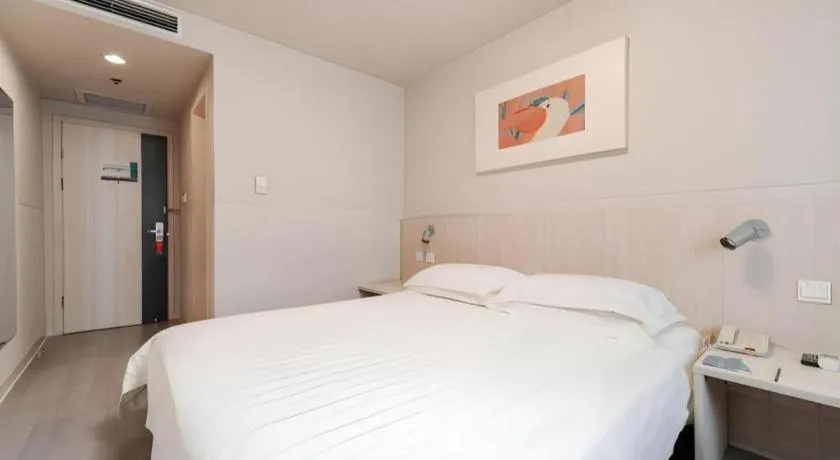 Bed in Jinjiang Inn Beijing Capital International Airport New Expo Metro Station