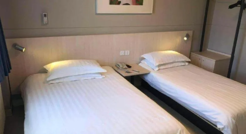 Bed in Jinjiang Inn Ulanqab Jining 1st Middle School