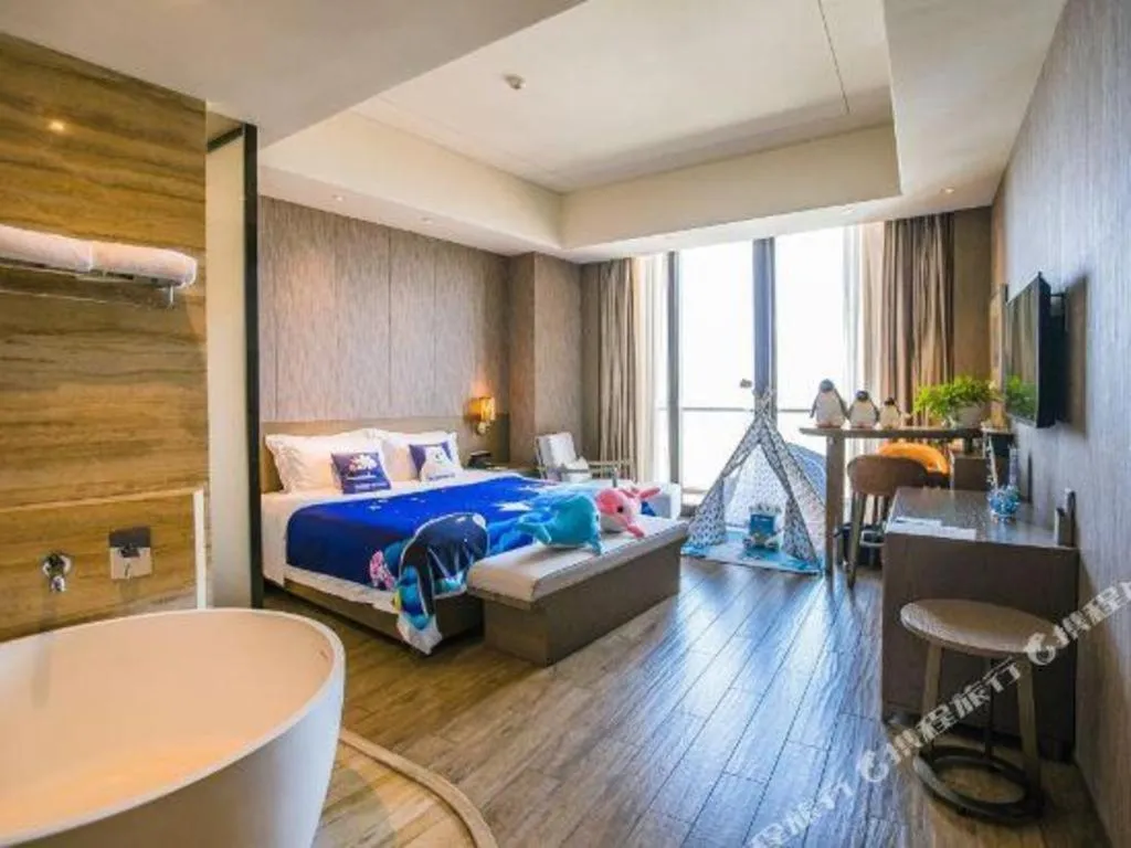 Bed in Mangrove Tree Resort World Qingdao