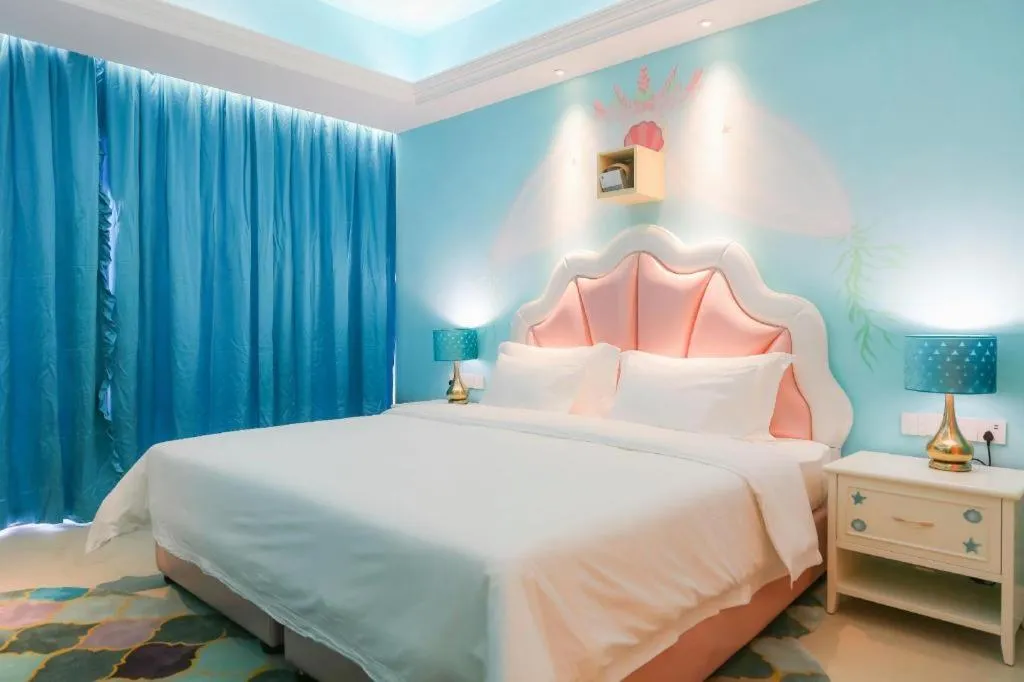 Bed in Mangrove Tree Resort World Qingdao