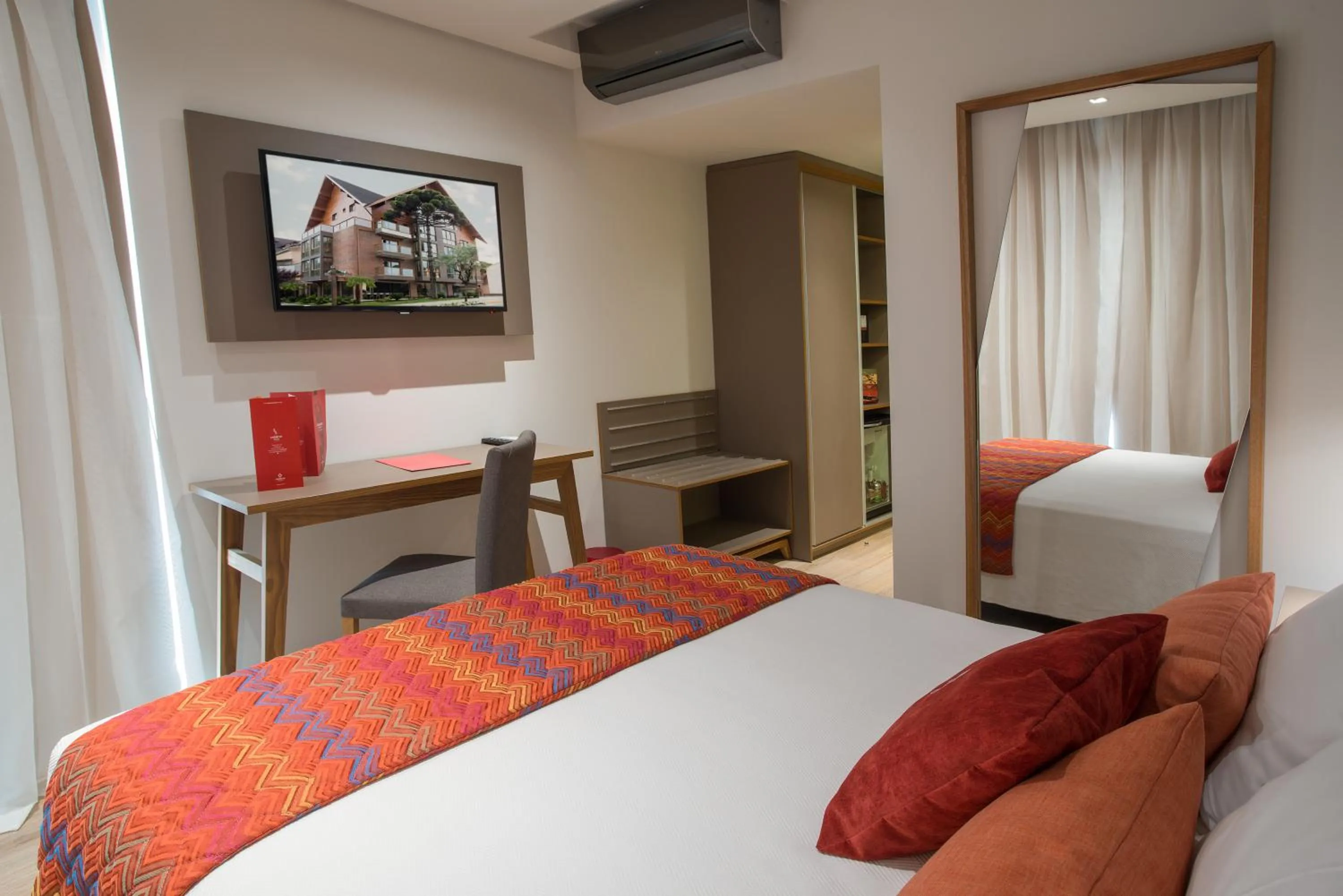 Bedroom, Bed in Hotel Laghetto Stilo Centro