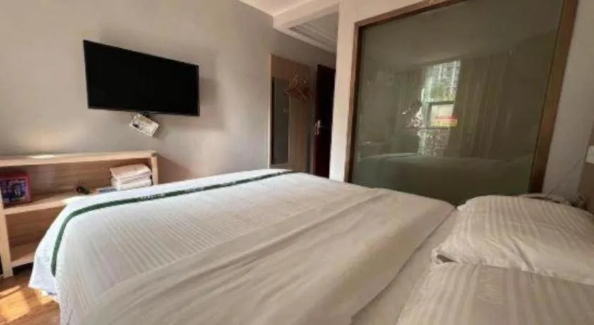 Bed in GreenTree Inn Shenzhen Guanggang Port Futian South Road Express Hotel