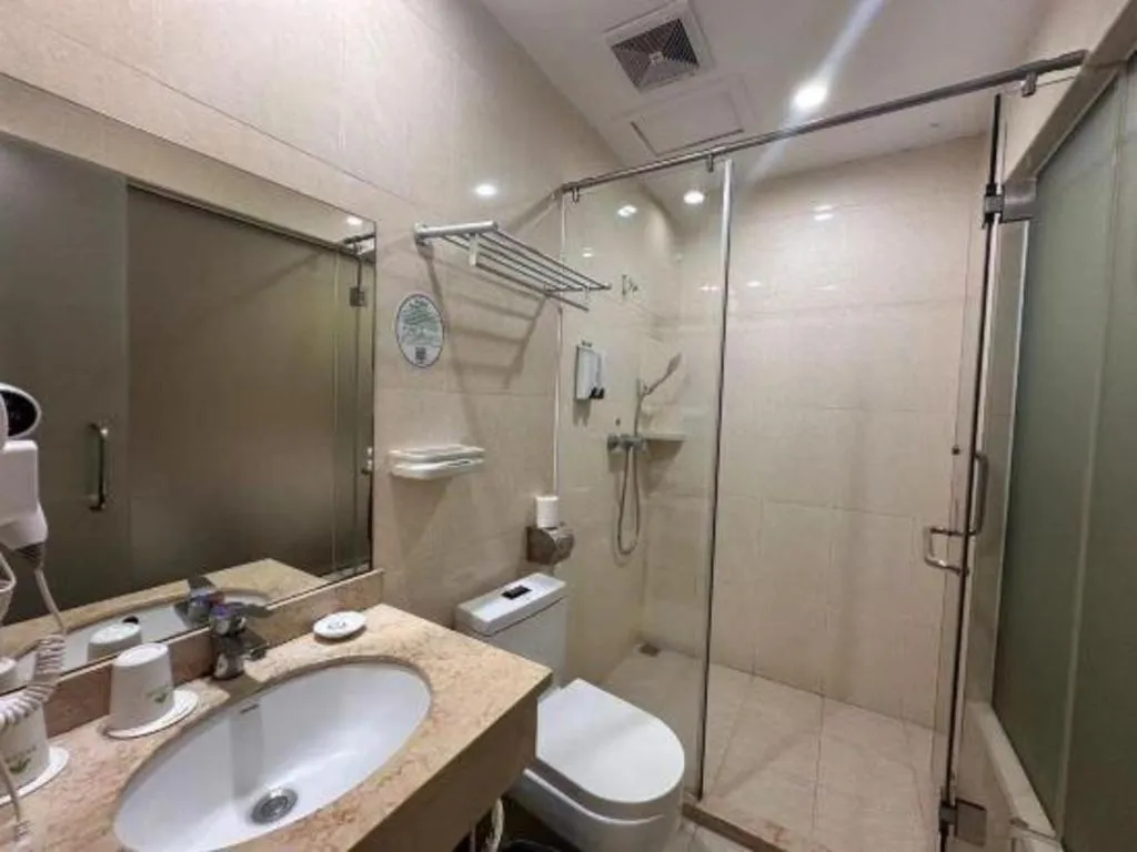 GreenTree Inn Shenzhen Guanggang Port Futian South Road Express Hotel