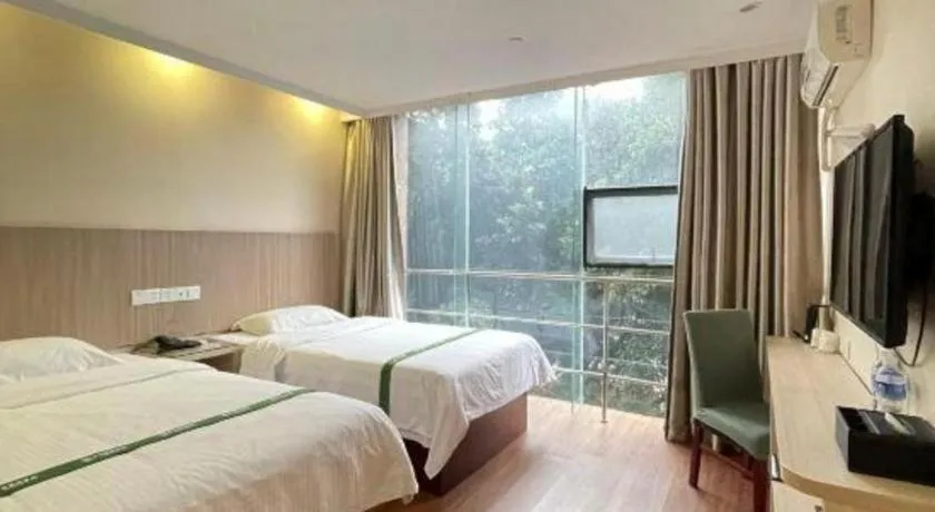 Bed in GreenTree Inn Shenzhen Guanggang Port Futian South Road Express Hotel