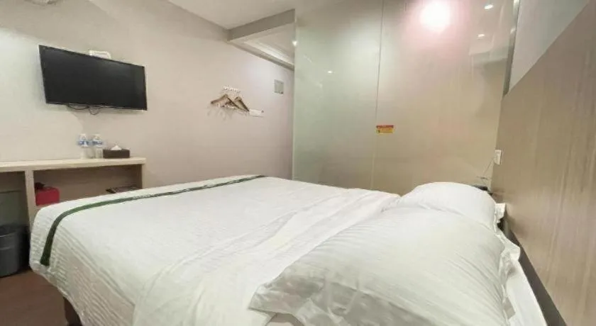 Bed in GreenTree Inn Shenzhen Guanggang Port Futian South Road Express Hotel