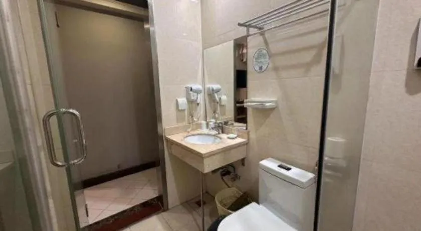 GreenTree Inn Shenzhen Guanggang Port Futian South Road Express Hotel