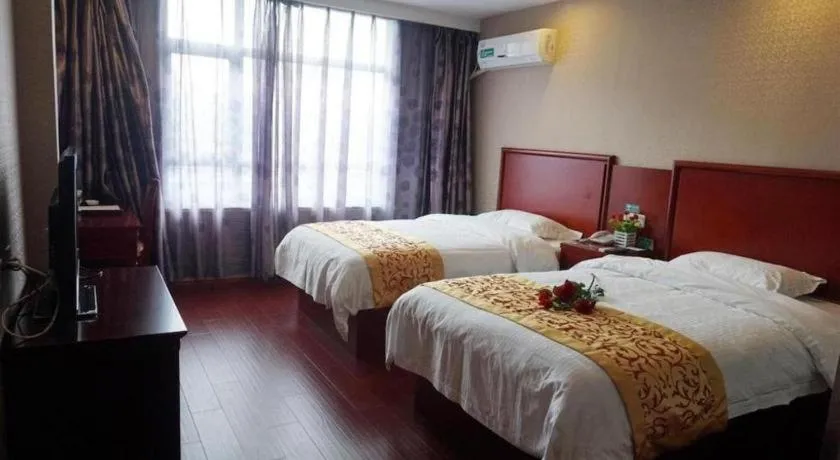 Bed in GreenTree Inn Shenzhen Guanggang Port Futian South Road Express Hotel