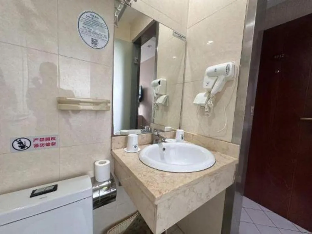 GreenTree Inn Shenzhen Guanggang Port Futian South Road Express Hotel