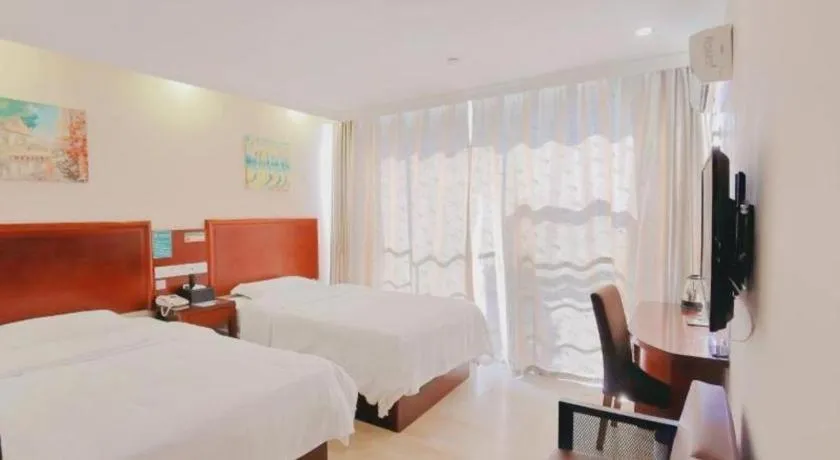 Bed in GreenTree Inn Shenzhen Guanggang Port Futian South Road Express Hotel