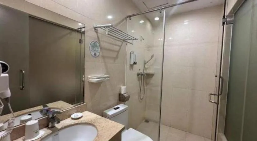 GreenTree Inn Shenzhen Guanggang Port Futian South Road Express Hotel