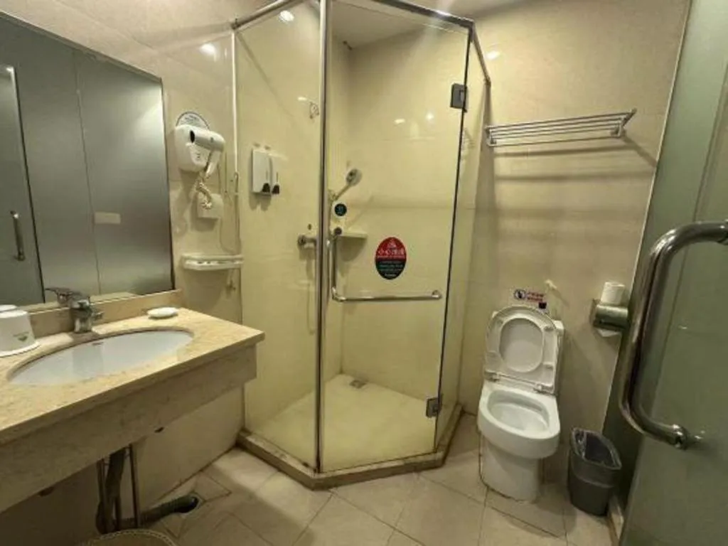 GreenTree Inn Shenzhen Guanggang Port Futian South Road Express Hotel