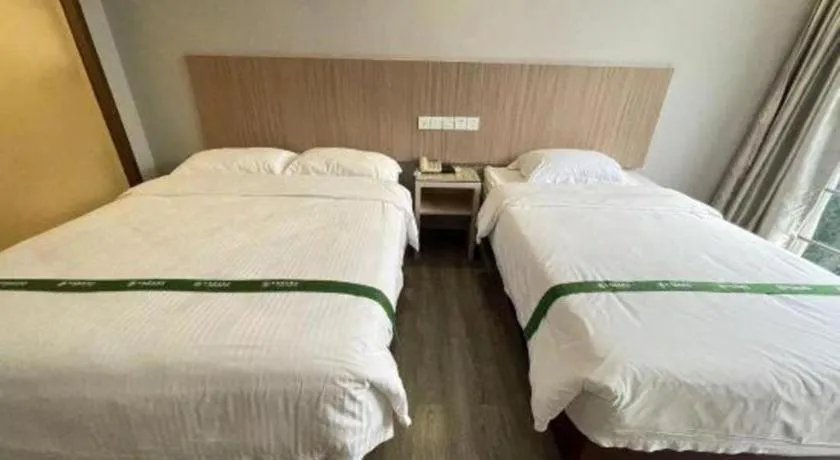 Bed in GreenTree Inn Shenzhen Guanggang Port Futian South Road Express Hotel