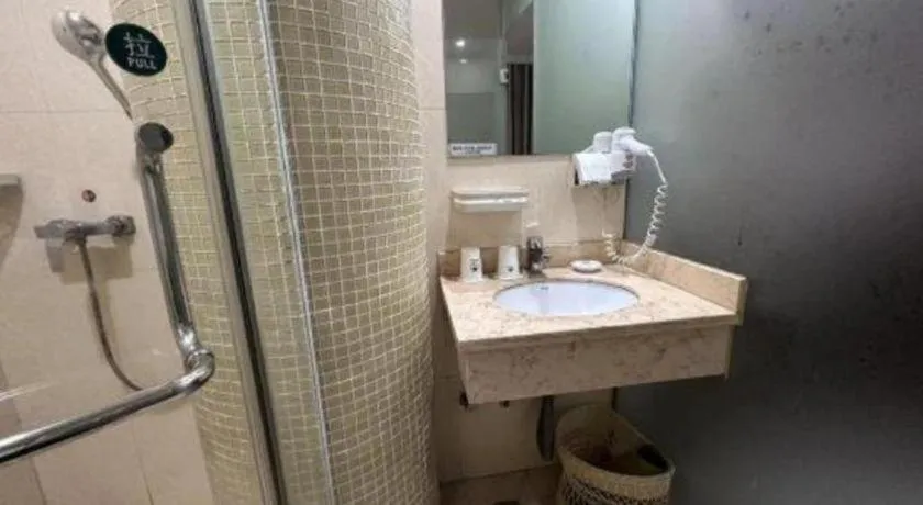 GreenTree Inn Shenzhen Guanggang Port Futian South Road Express Hotel