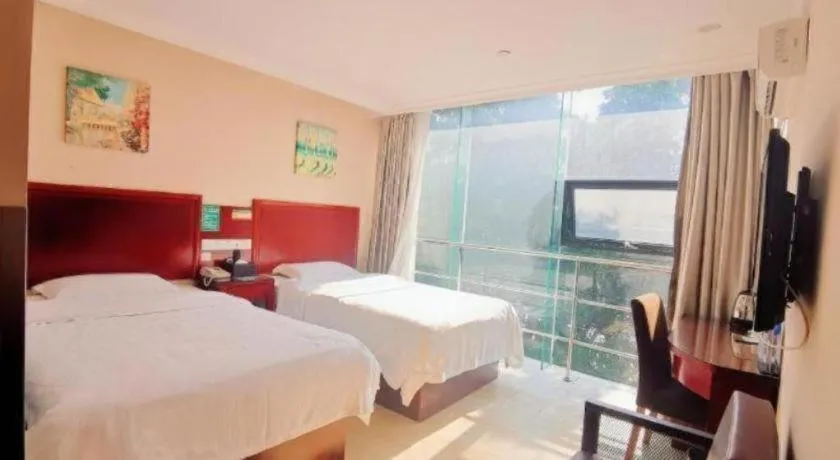 Bed in GreenTree Inn Shenzhen Guanggang Port Futian South Road Express Hotel