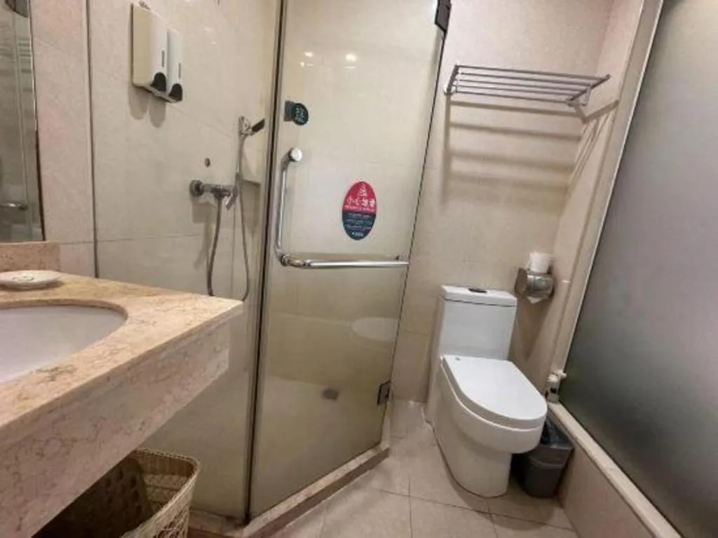 GreenTree Inn Shenzhen Guanggang Port Futian South Road Express Hotel