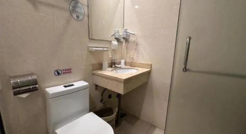 GreenTree Inn Shenzhen Guanggang Port Futian South Road Express Hotel