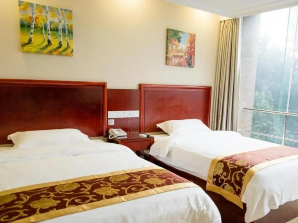 Bed in GreenTree Inn Shenzhen Guanggang Port Futian South Road Express Hotel