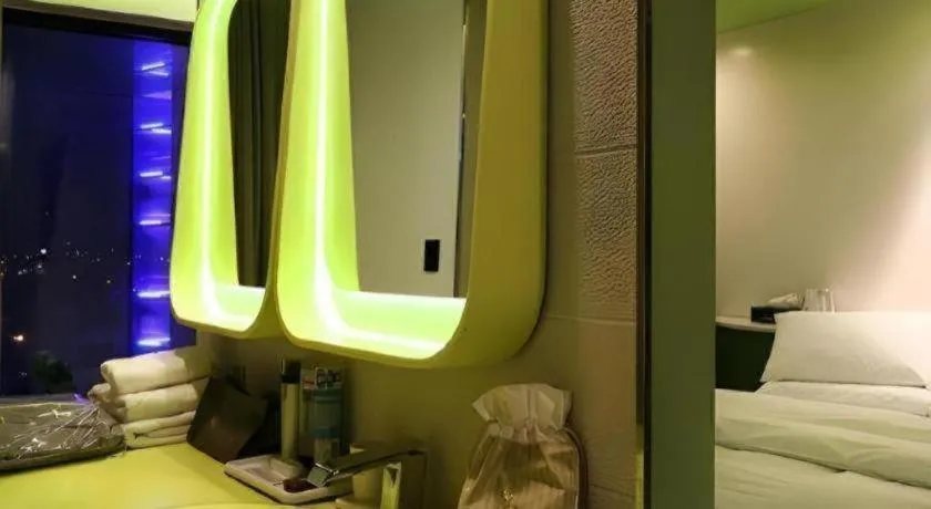 Bed in Circle Hotel Seoul