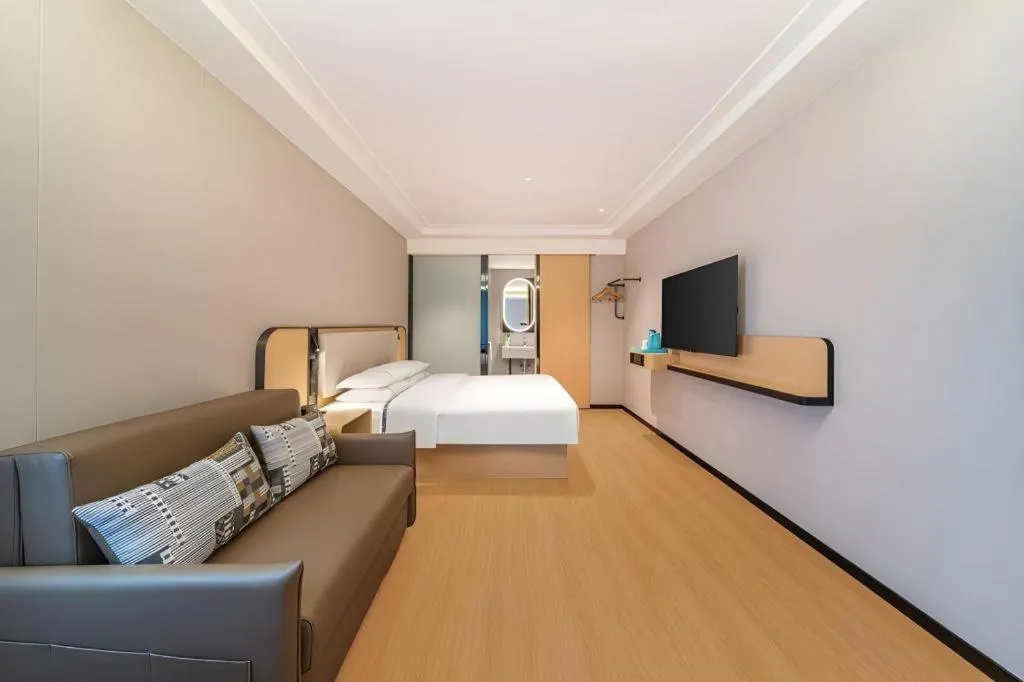 Bed in City Comfort Inn Guangzhou Tiyu West Road Metro Station