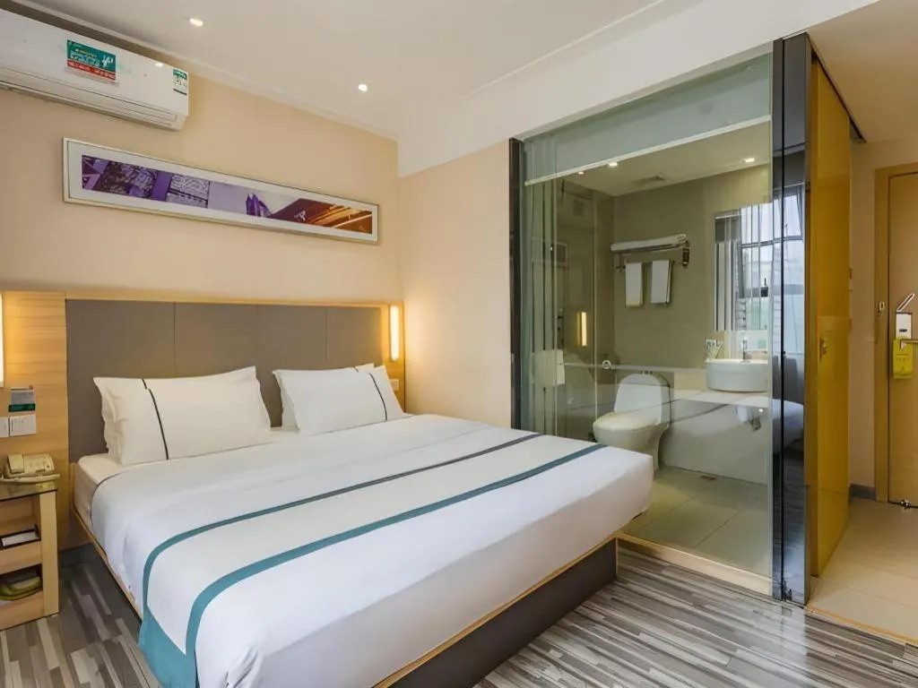 Bed in City Comfort Inn Guangzhou Tiyu West Road Metro Station