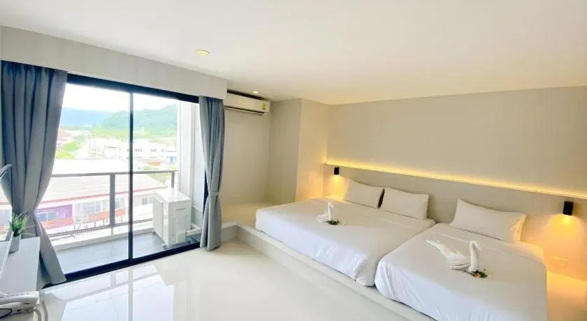 Bed in Le Park Hotel