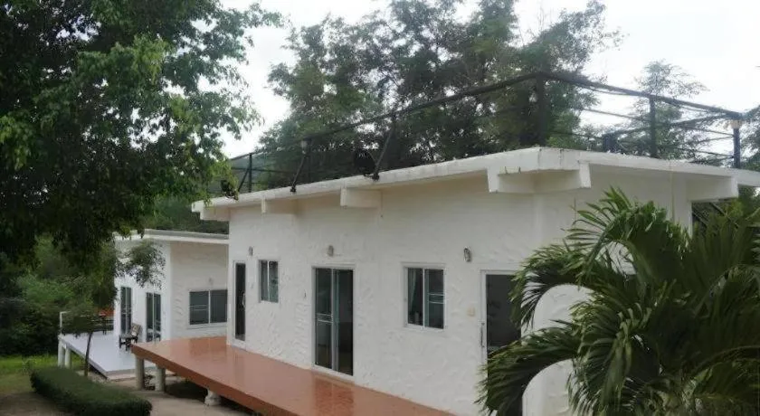 White Rock Resort Pakchong