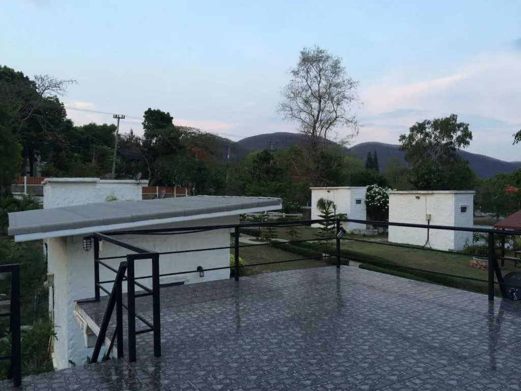 White Rock Resort Pakchong